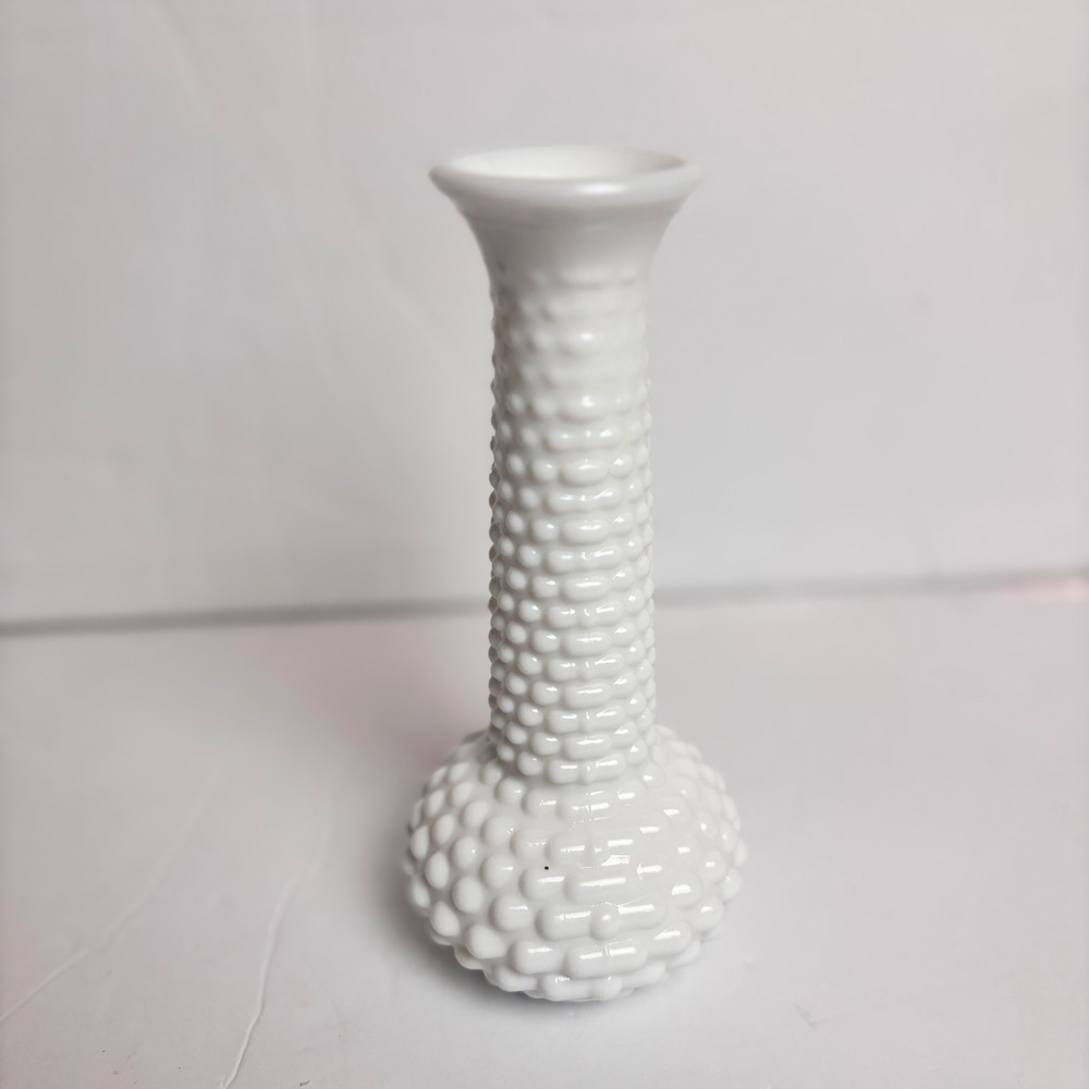 EO Brody Co White Milk Glass Hobnail Bud Vase M-2000 Vintage USA Home Decor 7.5"